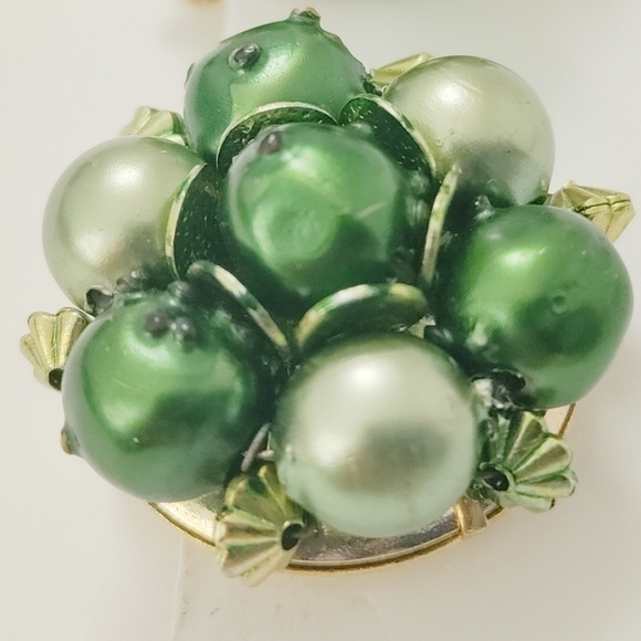GREEN PEARL Clip-On Earrings Vintage 1960 Retro Eclectic Funky - Picture 5 of 10